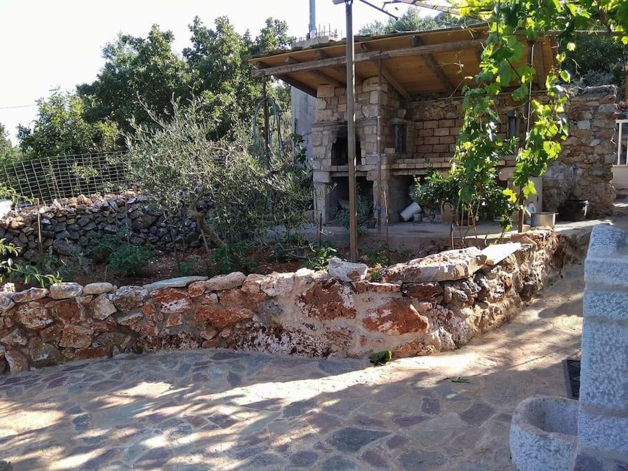 Find Your Peace In A Traditional Country House!! Láyia 外观 照片
