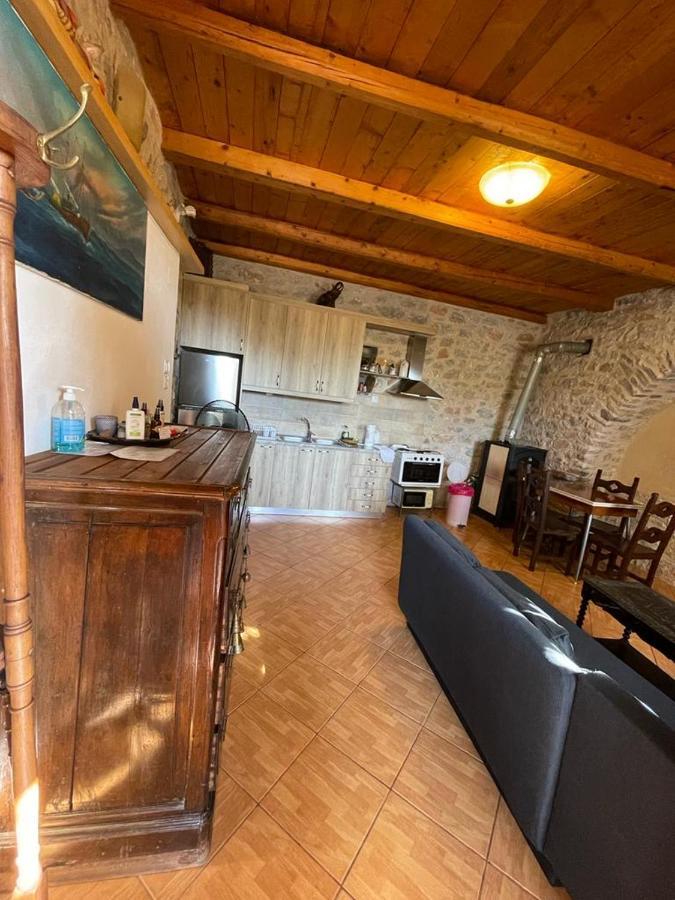 Find Your Peace In A Traditional Country House!! Láyia 外观 照片