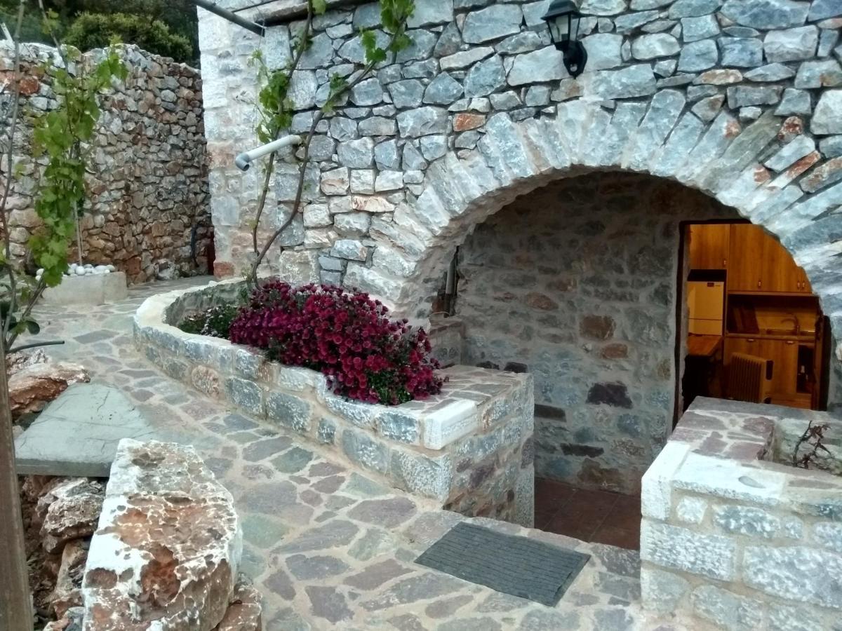 Find Your Peace In A Traditional Country House!! Láyia 外观 照片