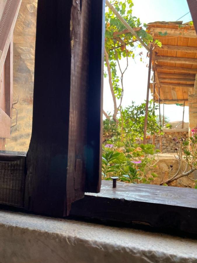 Find Your Peace In A Traditional Country House!! Láyia 外观 照片