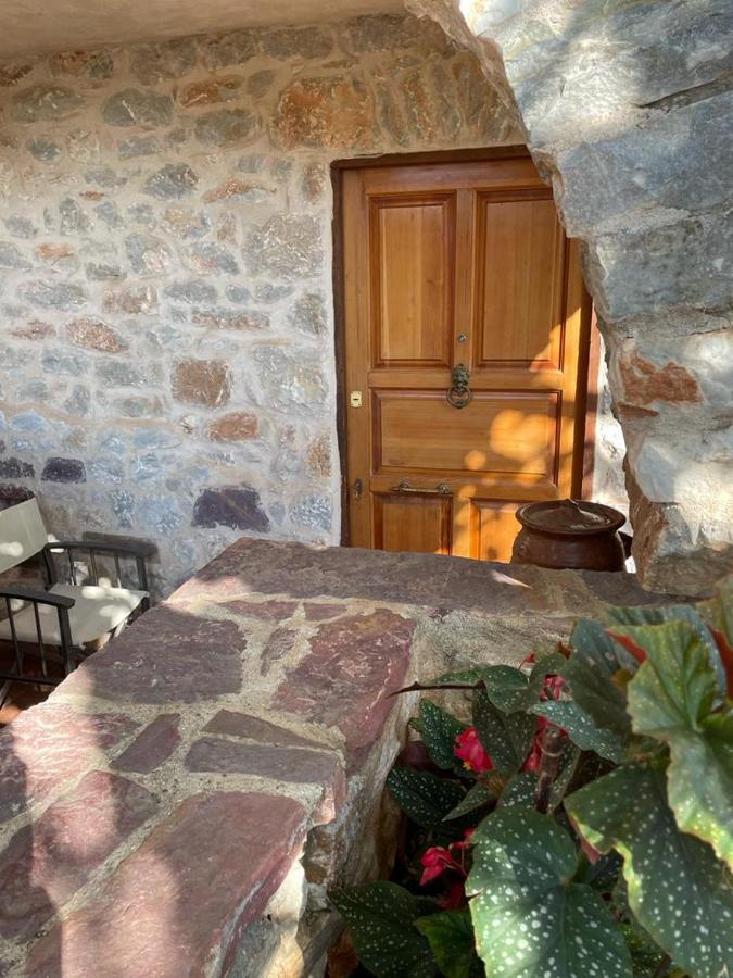 Find Your Peace In A Traditional Country House!! Láyia 外观 照片