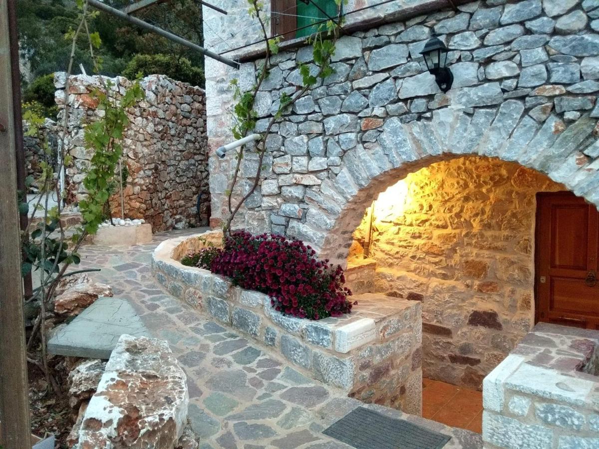 Find Your Peace In A Traditional Country House!! Láyia 外观 照片