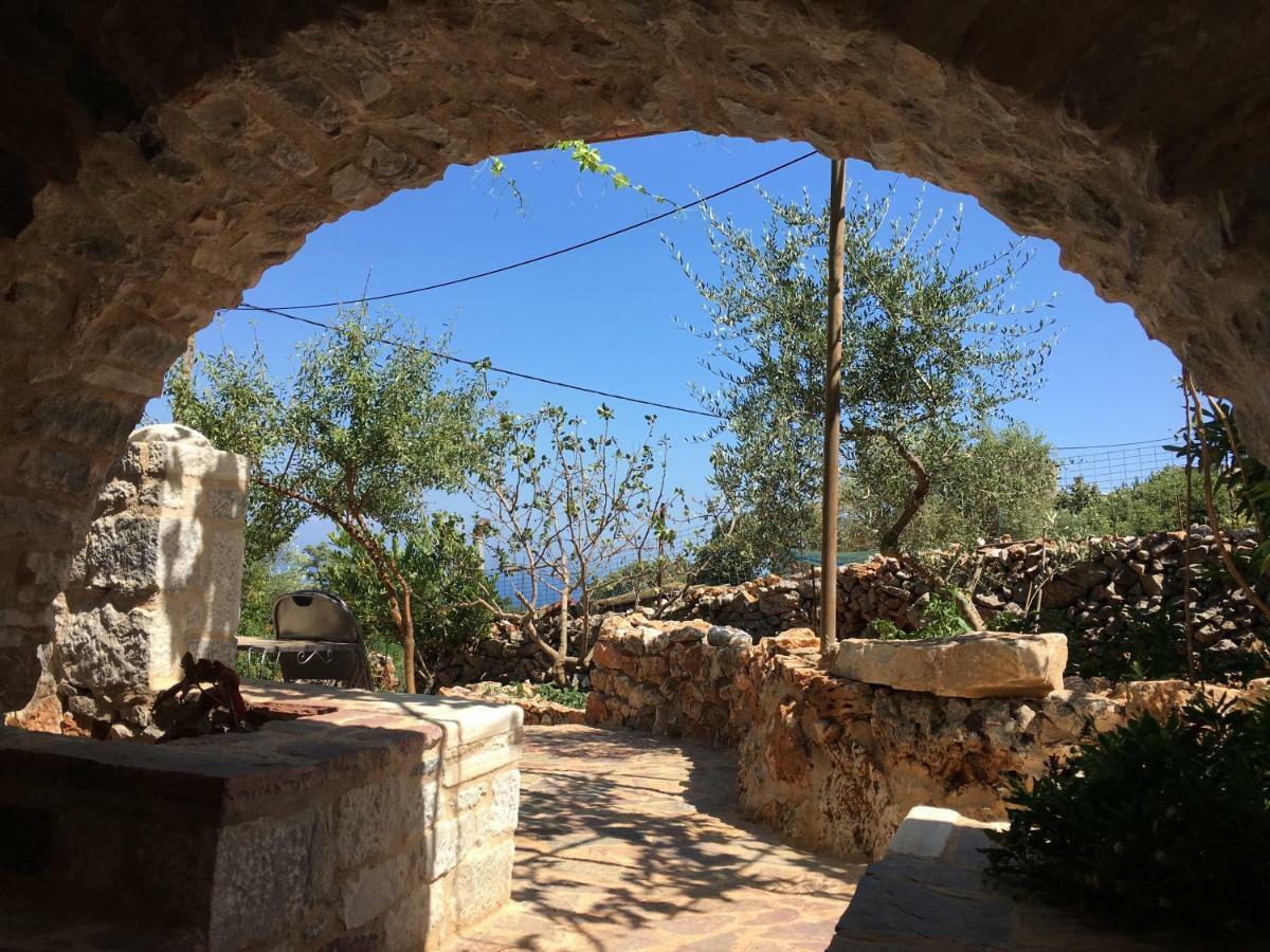 Find Your Peace In A Traditional Country House!! Láyia 外观 照片