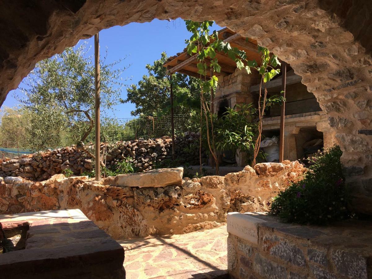 Find Your Peace In A Traditional Country House!! Láyia 外观 照片